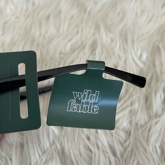 {Wild Fable} Studded Sunglasses with 100% UV Protection in Black - NWT - Picture 4 of 5